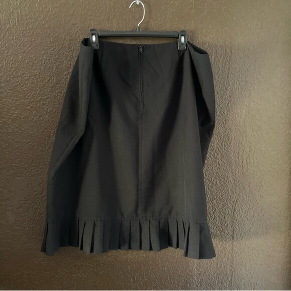 Black & White Giorgio Sant’ Angelo Patterned Skirt Suit Ruffle Bottom, Size 24W - Picture 10 of 13